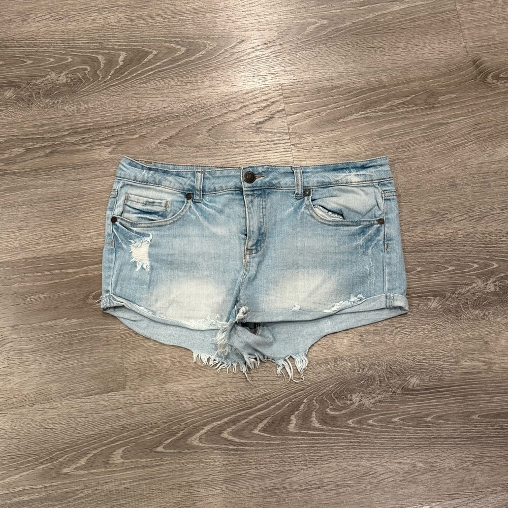Blue Asphalt Women’s Distressed Light Blue Denim Jean Shorts Size 11 Waist 30